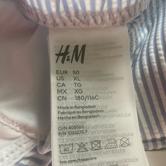 H&M Women’s one piece bathing suit. Size XL - Picture 3 of 5